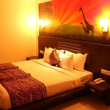 Hotel Reevanta Daman Bagian luar foto
