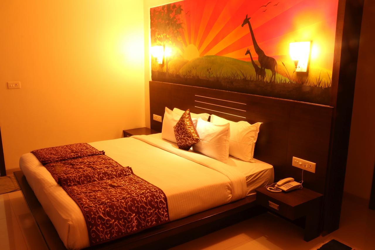 Hotel Reevanta Daman Bagian luar foto