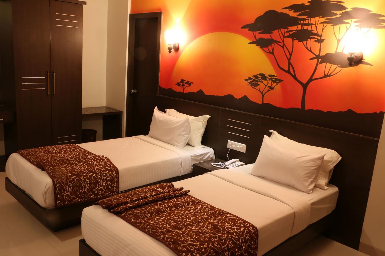 Hotel Reevanta Daman Bagian luar foto