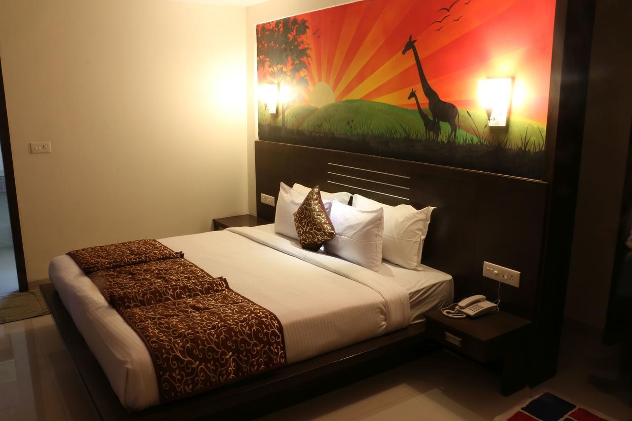Hotel Reevanta Daman Bagian luar foto